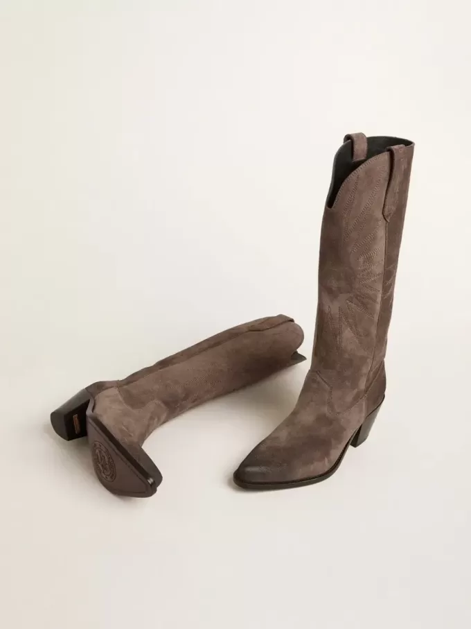 Wish Star Stiefel aus dunkelbraunem Wildleder mit farblich abgestimmtem Stern-Intarsienmuster