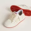 Young Ball Star aus Leder mit cremefarbenem Stern und roter Lederlasche am Fersenbereich