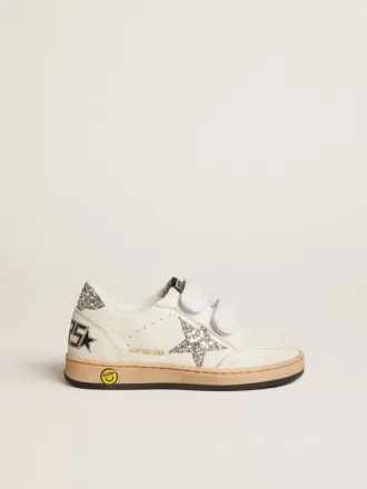 Young Ball Star aus Nappa mit silbernem Glitzerstern und Fersenlasche Young Ball Star aus Nappa mit silbernem Glitzerstern und Fersenlasche