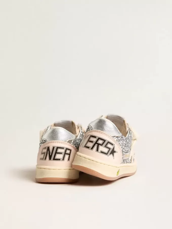 Young Ball Star in Glitzer mit silbermetallischer Lederferse Young Ball Star in Glitzer mit silbermetallischer Lederferse