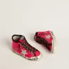 Young Francy mit Pailletten, eisgrauem Wildlederstern und Schnürsenkeln mit Animal-Print