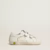 Young Old School aus weißem Leder mit goldenen Details