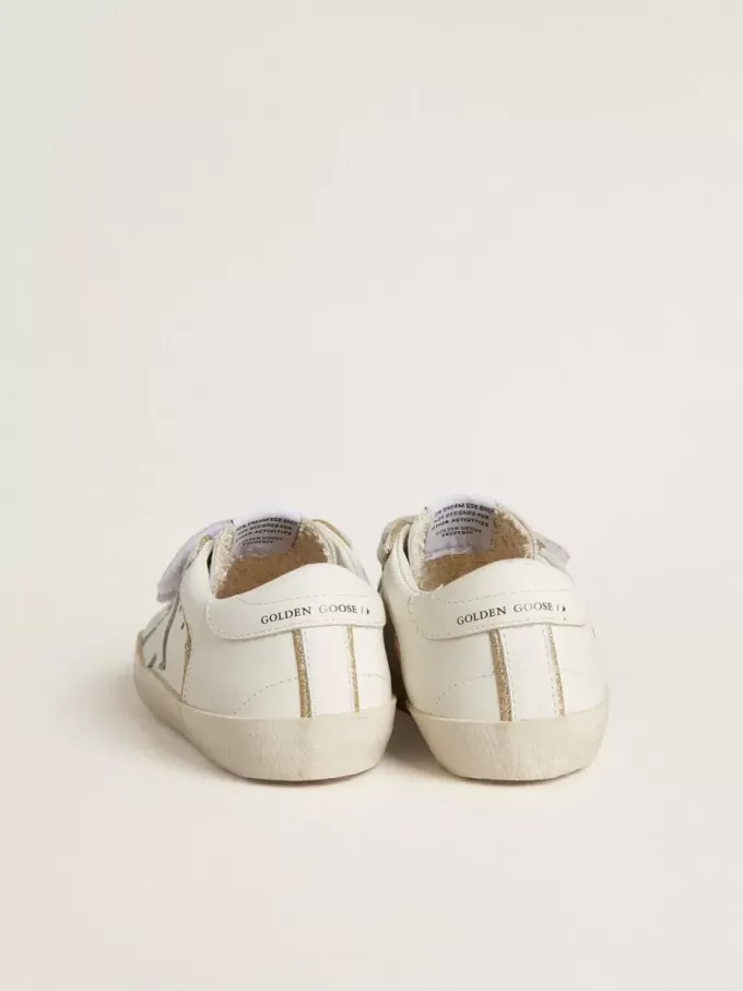 Young Old School aus weißem Leder mit goldenen Details