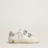 Young Old School aus weißem Leder mit silbernem Swarovski-Kristall-Fersenriemen und Riemen Young Old School aus weißem Leder mit silbernem Swarovski-Kristall-Fersenriemen und Riemen