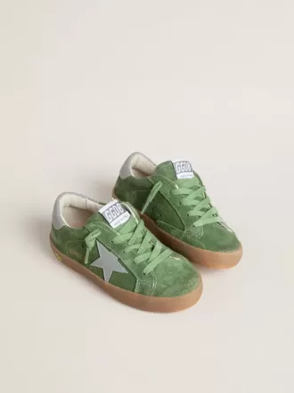 Young Super-Star aus grünem Wildleder mit babyblauem Stern und Fersenlasche