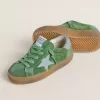 Young Super-Star aus grünem Wildleder mit babyblauem Stern und Fersenlasche Young Super-Star aus grünem Wildleder mit babyblauem Stern und Fersenlasche