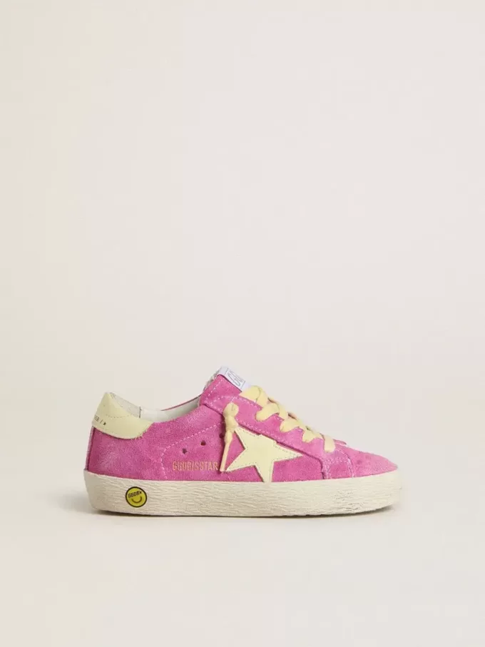 Young Super-Star aus rosa Wildleder mit hellgelbem Stern und Fersenlasche