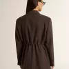 Zweireihiger Damenblazer aus dunkelbrauner Wolle mit feinem Streifenmuster Zweireihiger Damenblazer aus dunkelbrauner Wolle mit feinem Streifenmuster